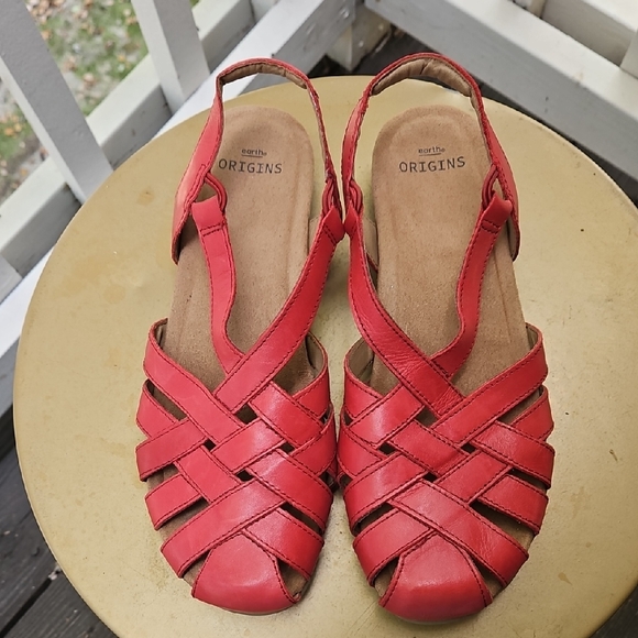 Earth Origins Berri Red Leather Women's Sandals - Picture 1 of 6